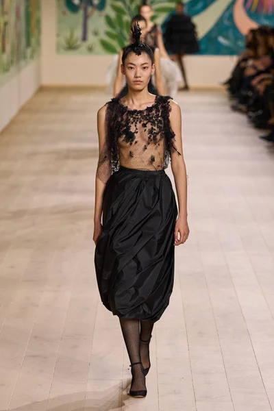 Look 37